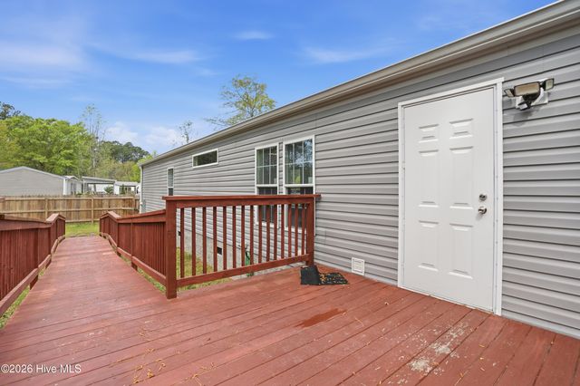 203 Hadnot Drive, Swansboro, NC 28584