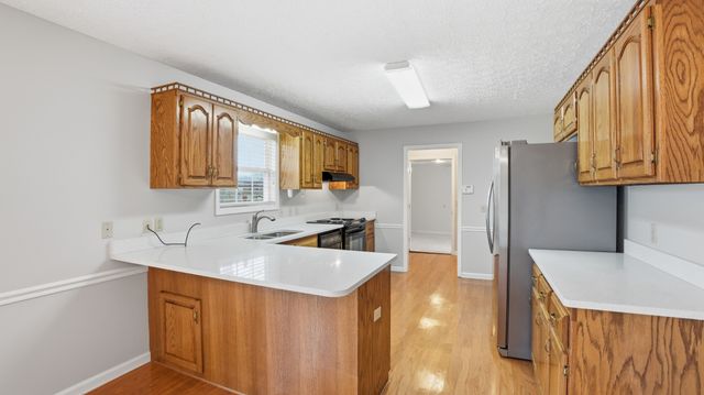 203 Marks Ave, Tullahoma, TN 37388