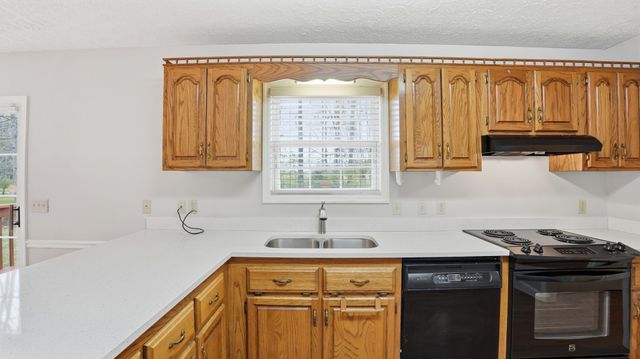 203 Marks Ave, Tullahoma, TN 37388