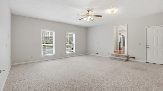 203 Marks Ave, Tullahoma, TN 37388