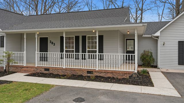 203 Marks Ave, Tullahoma, TN 37388
