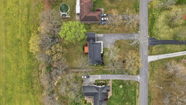 203 Marks Ave, Tullahoma, TN 37388