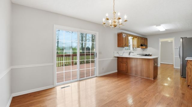 203 Marks Ave, Tullahoma, TN 37388