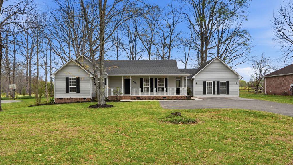203 Marks Ave, Tullahoma, TN 37388