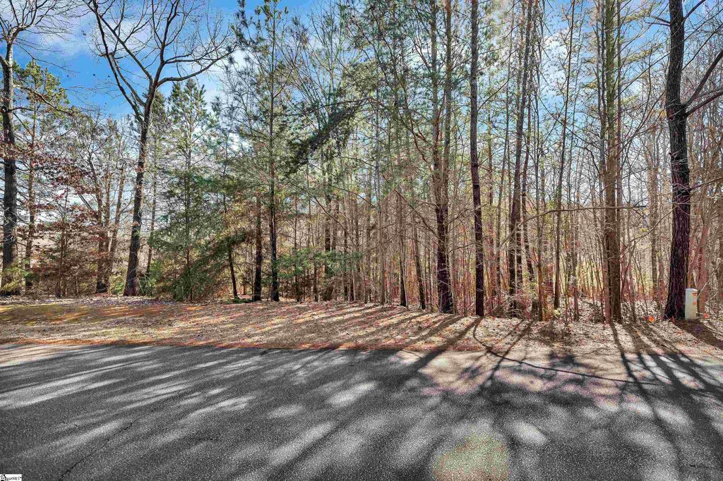 1100 Bay Drive, Fair Play, SC 29643