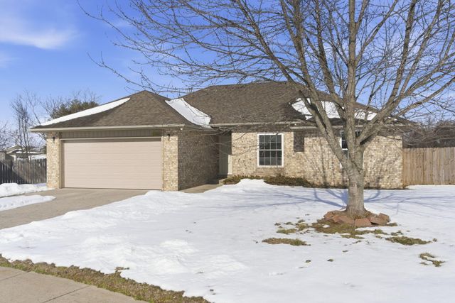 1901 E Overland Drive, Ozark, MO 65721