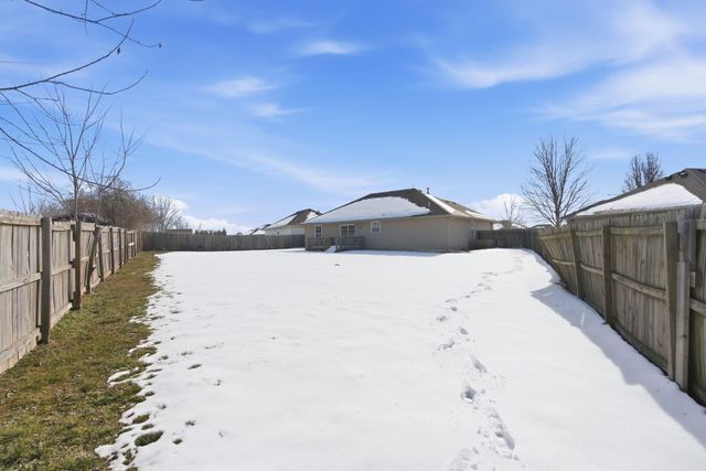 1901 E Overland Drive, Ozark, MO 65721