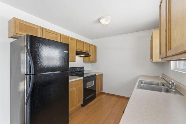 1901 E Overland Drive, Ozark, MO 65721