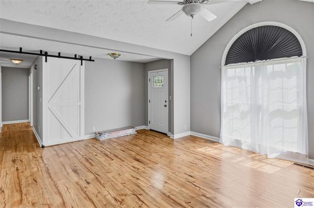 3411 E Hebron Lane, Shepherdsville, KY 40165