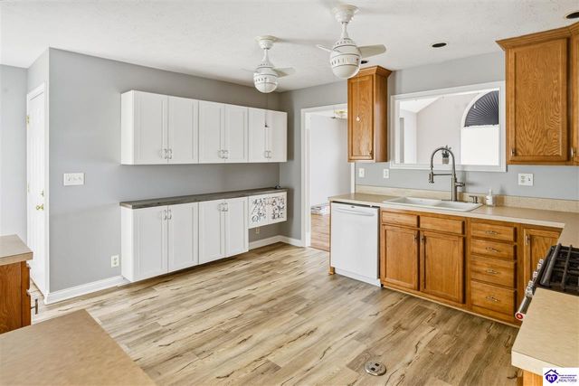 3411 E Hebron Lane, Shepherdsville, KY 40165