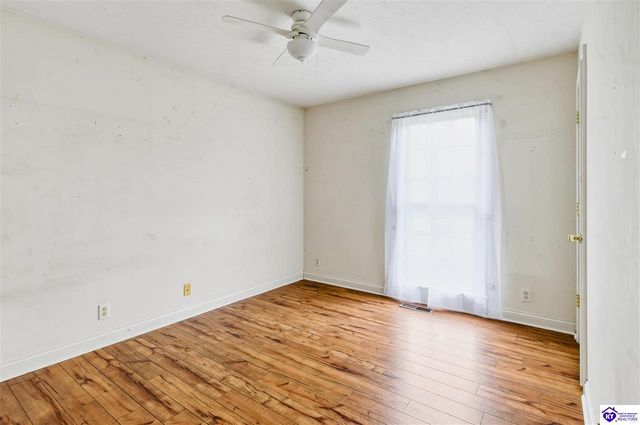 3411 E Hebron Lane, Shepherdsville, KY 40165