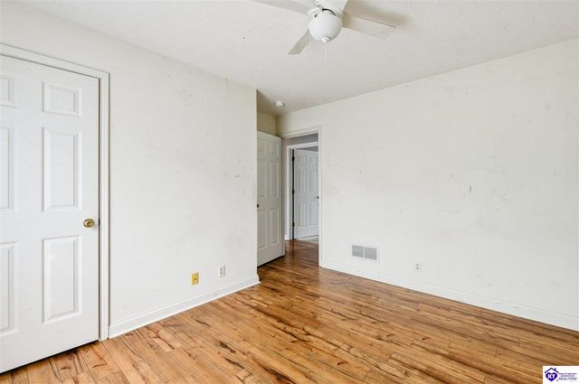 3411 E Hebron Lane, Shepherdsville, KY 40165