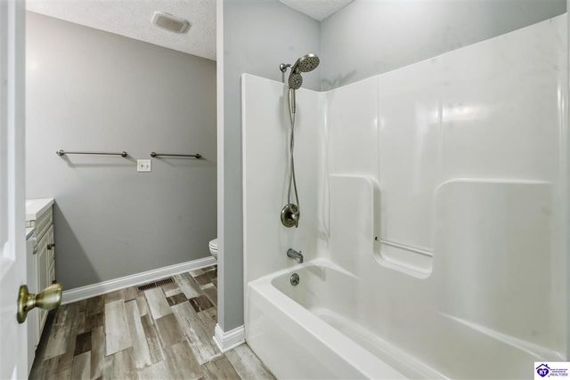 3411 E Hebron Lane, Shepherdsville, KY 40165