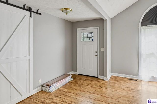 3411 E Hebron Lane, Shepherdsville, KY 40165