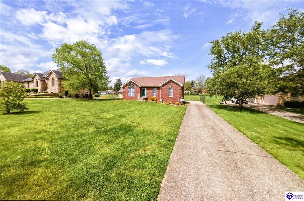 3411 E Hebron Lane, Shepherdsville, KY 40165