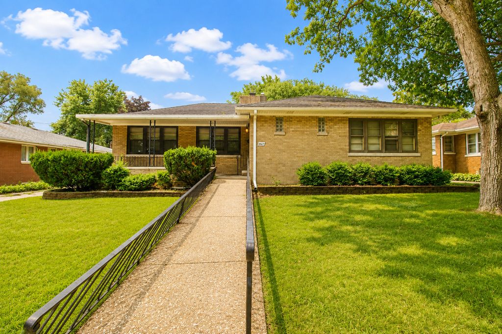 1067 Wentworth Avenue, Calumet City, IL 60409