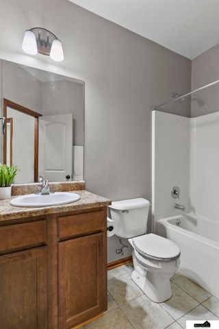 7537 S 79th Street, Lincoln, NE 68516