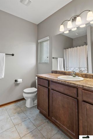 7537 S 79th Street, Lincoln, NE 68516