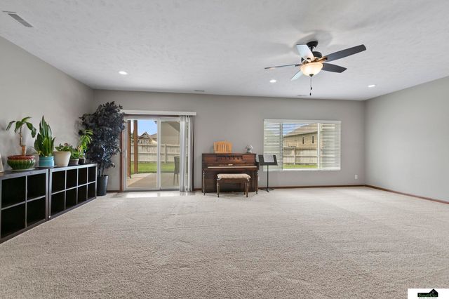 7537 S 79th Street, Lincoln, NE 68516