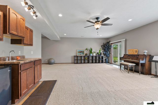 7537 S 79th Street, Lincoln, NE 68516