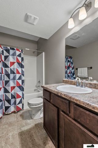 7537 S 79th Street, Lincoln, NE 68516