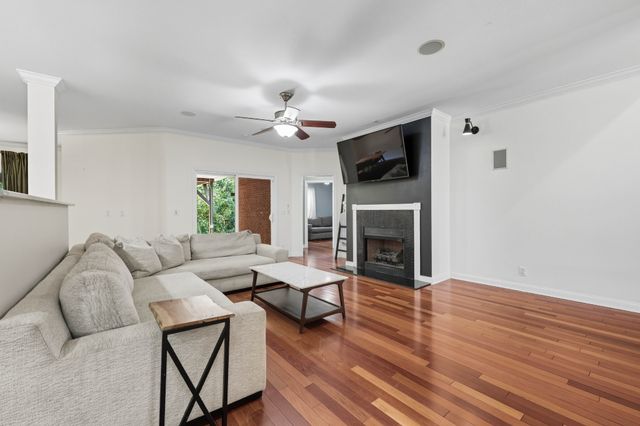 129 Roanoke Station Cir, Clarksville, TN 37043