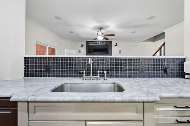 129 Roanoke Station Cir, Clarksville, TN 37043