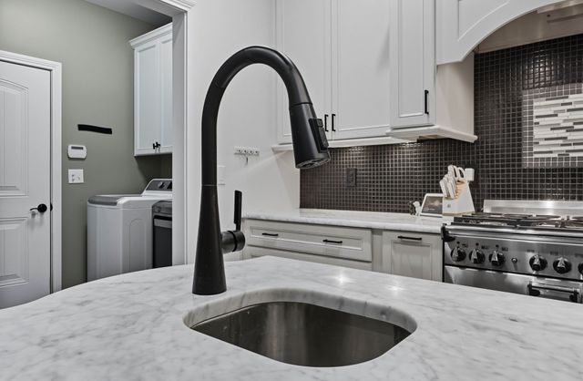 129 Roanoke Station Cir, Clarksville, TN 37043