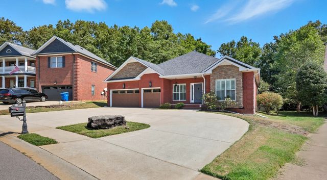129 Roanoke Station Cir, Clarksville, TN 37043