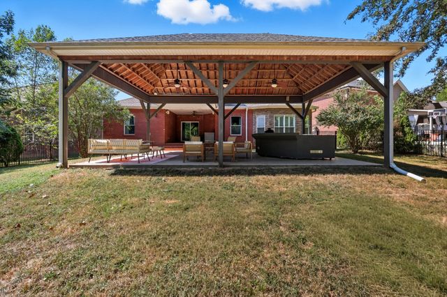 129 Roanoke Station Cir, Clarksville, TN 37043