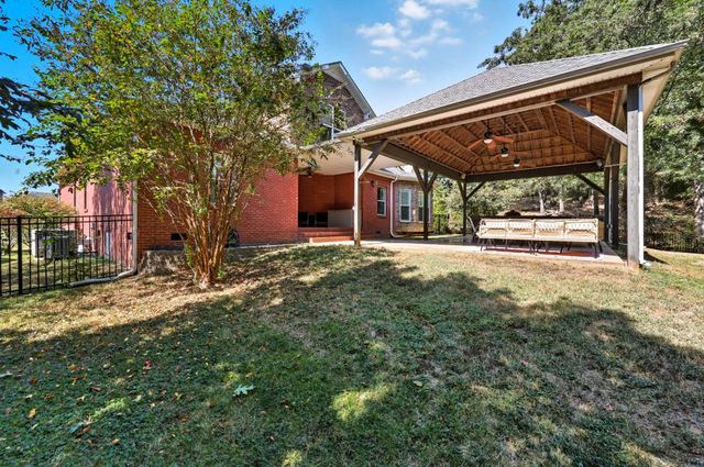 129 Roanoke Station Cir, Clarksville, TN 37043