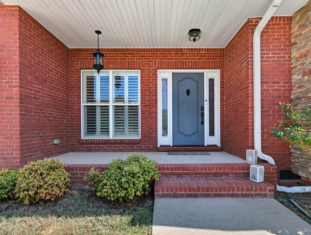 129 Roanoke Station Cir, Clarksville, TN 37043