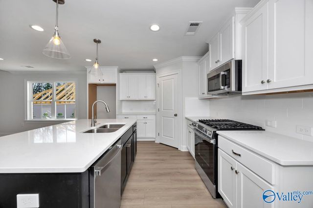 6554 Oak Meadow Drive, Owens Cross Roads, AL 35763