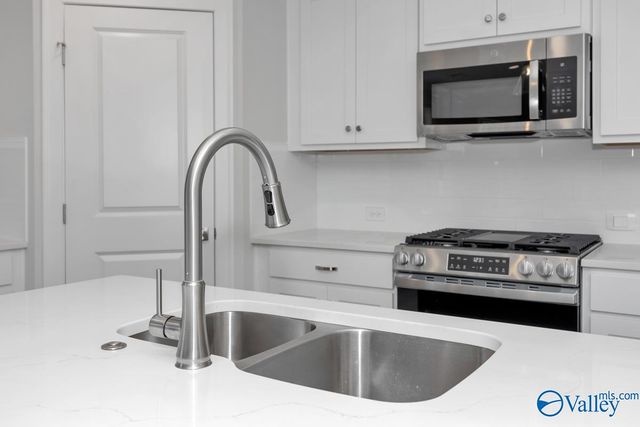 6554 Oak Meadow Drive, Owens Cross Roads, AL 35763