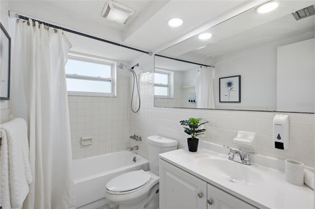 3434 SALISBURY DRIVE, Holiday, FL 34691