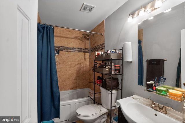 7102 FLAG HARBOR DR, District Heights, MD 20747