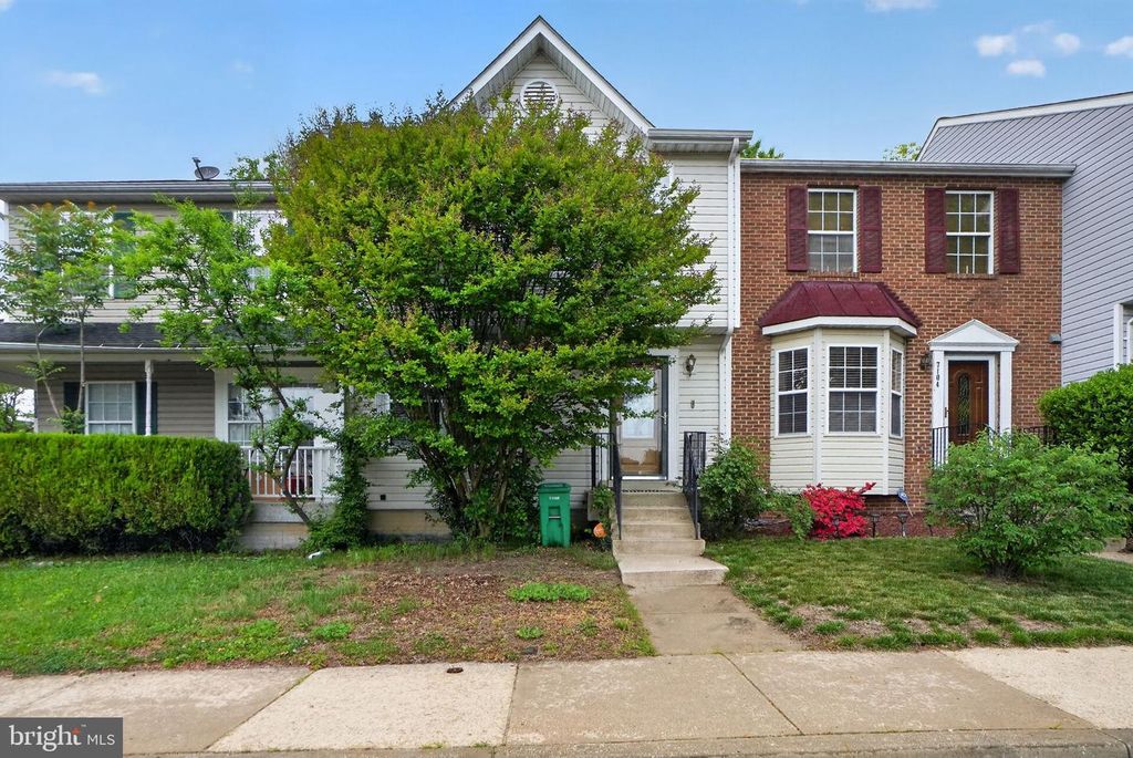 7102 FLAG HARBOR DR, District Heights, MD 20747