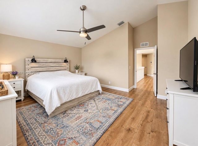 10024 NW 4th Street, Plantation, FL 33324