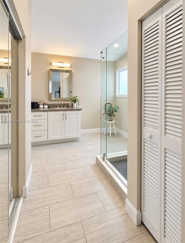 10024 NW 4th Street, Plantation, FL 33324