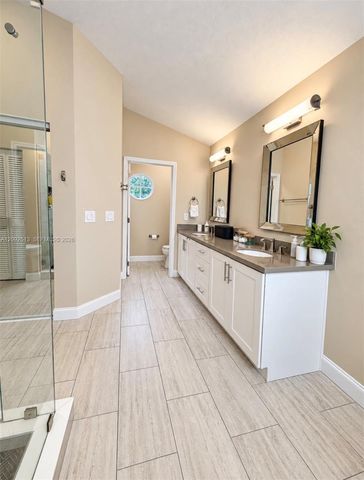 10024 NW 4th Street, Plantation, FL 33324