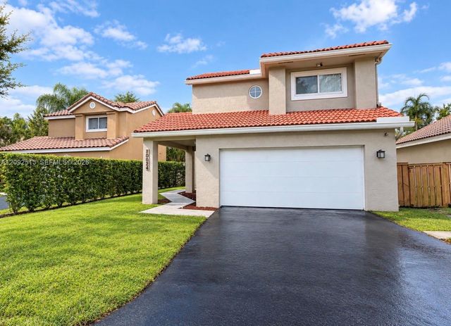 10024 NW 4th Street, Plantation, FL 33324