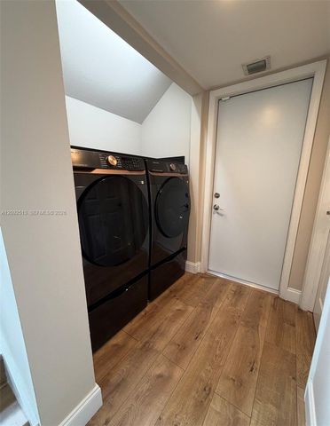 10024 NW 4th Street, Plantation, FL 33324
