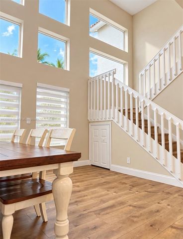 10024 NW 4th Street, Plantation, FL 33324