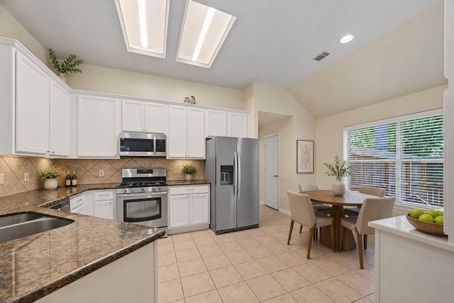 22 Fair Light Court, The Woodlands, TX 77382