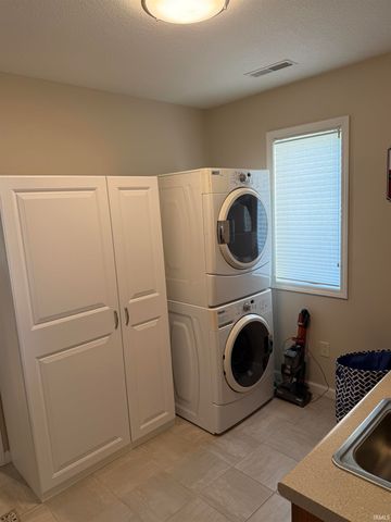 120 Hahnemann Court, Berne, IN 46711