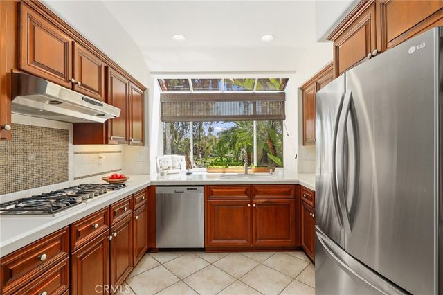 2 Via Empanada, Rancho Santa Margarita, CA 92688