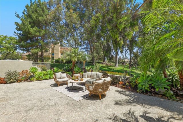2 Via Empanada, Rancho Santa Margarita, CA 92688