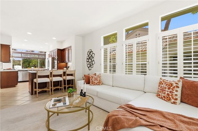 2 Via Empanada, Rancho Santa Margarita, CA 92688