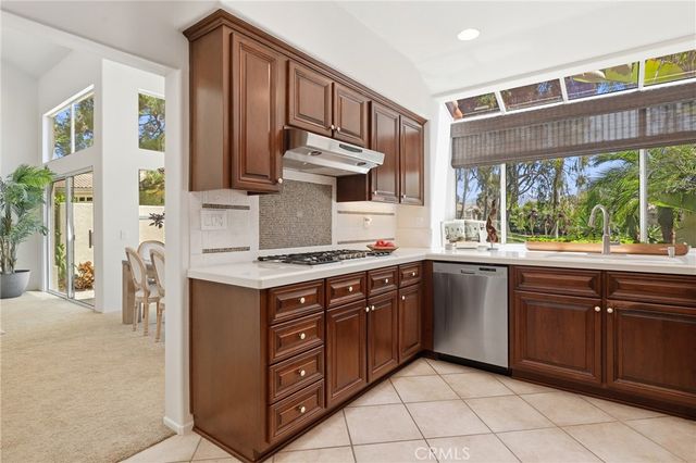 2 Via Empanada, Rancho Santa Margarita, CA 92688