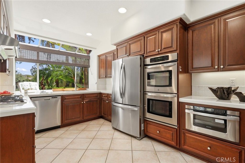 Image 11 of property listing at 2 Via Empanada, Rancho Santa Margarita, CA 92688